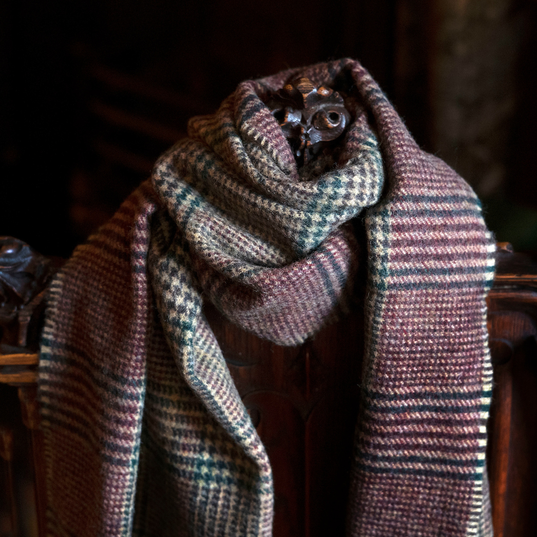 Merino lambswool wide scarf